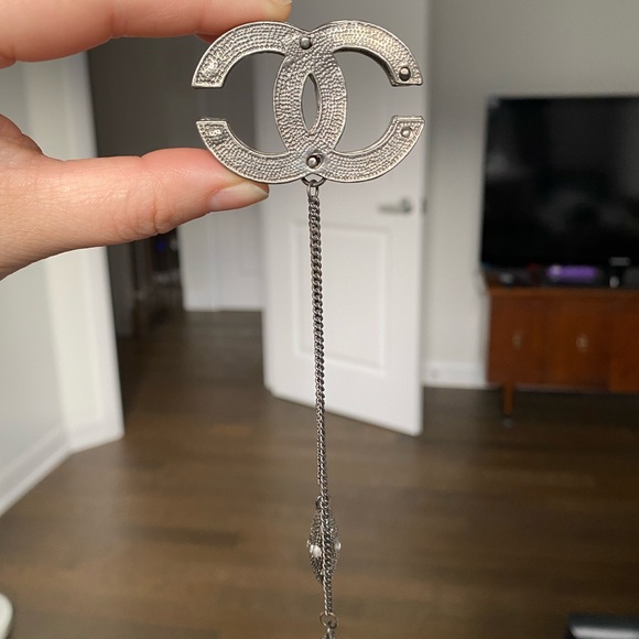 Chanel pendant with crystals - Picture 2 of 4